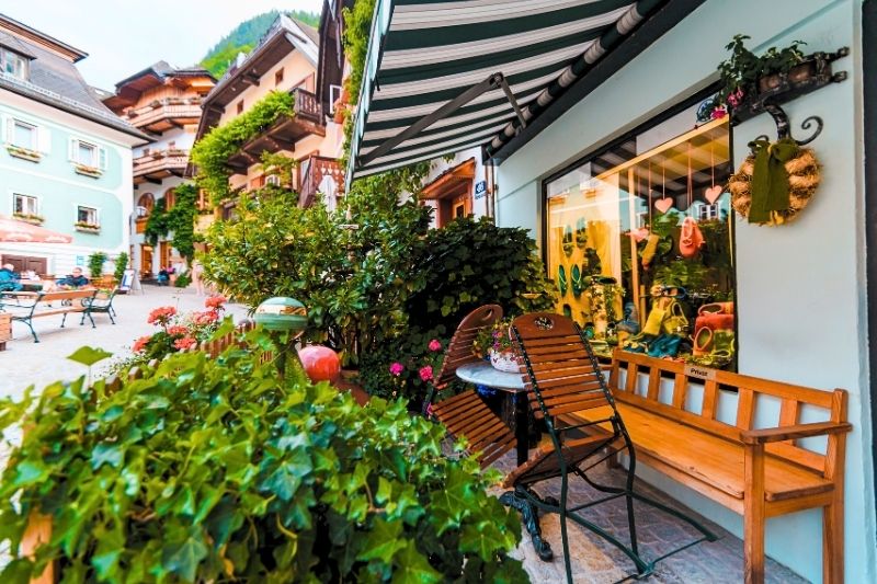 austria-hallstatt-market-square