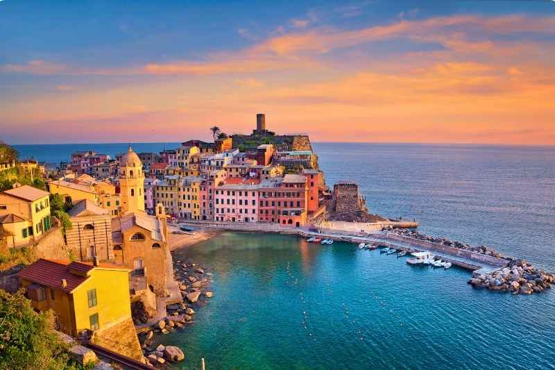 italy-cinque-terre-vernazza