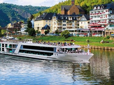 7/8 多瑙河14 天：歐洲皇室音樂之旅